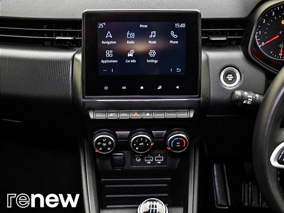 2022 Renault Clio - image 22