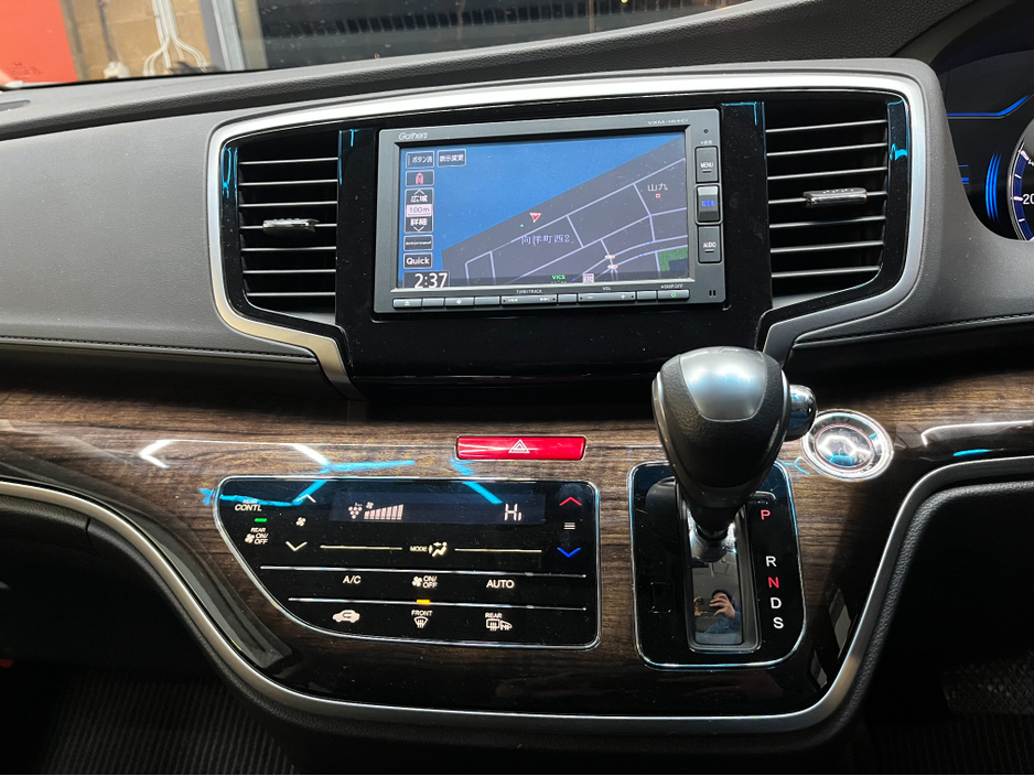 2018 Honda Odyssey €23950 2018 HONDA ODYSSEY 8 SEATER VARIANT 2.0 AUTOMATIC / CRUISE CONTROL / REVERSE CAMERA / ELECTRIC SEATS / POWER SLIDING DOORS €23,950