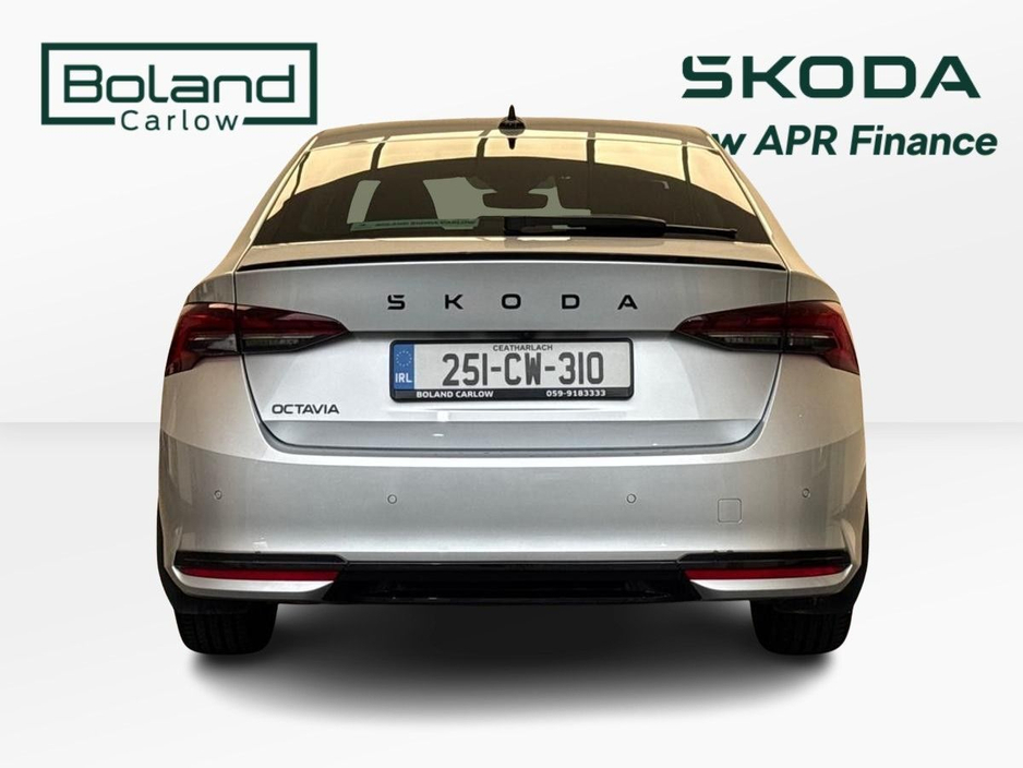 2025 Skoda Octavia - image 12