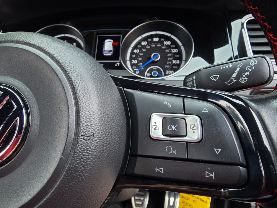 2015 Volkswagen Golf 2.0 TSI R 4X4 300PS 5DR €22,950