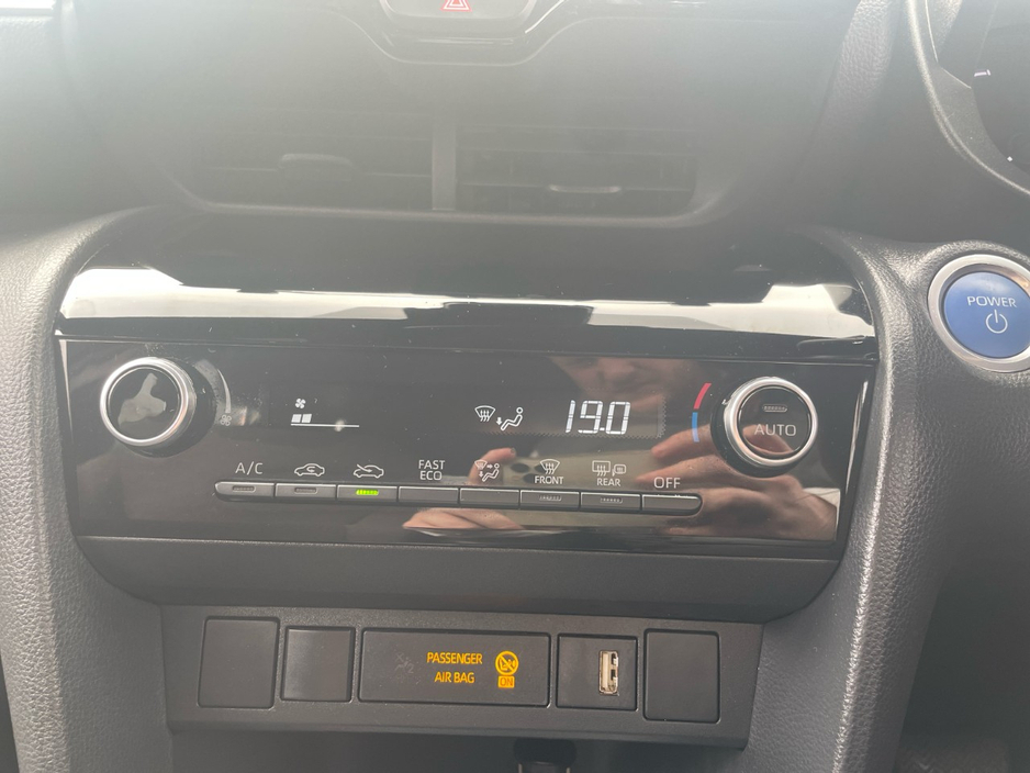 2024 Toyota Yaris - image 14