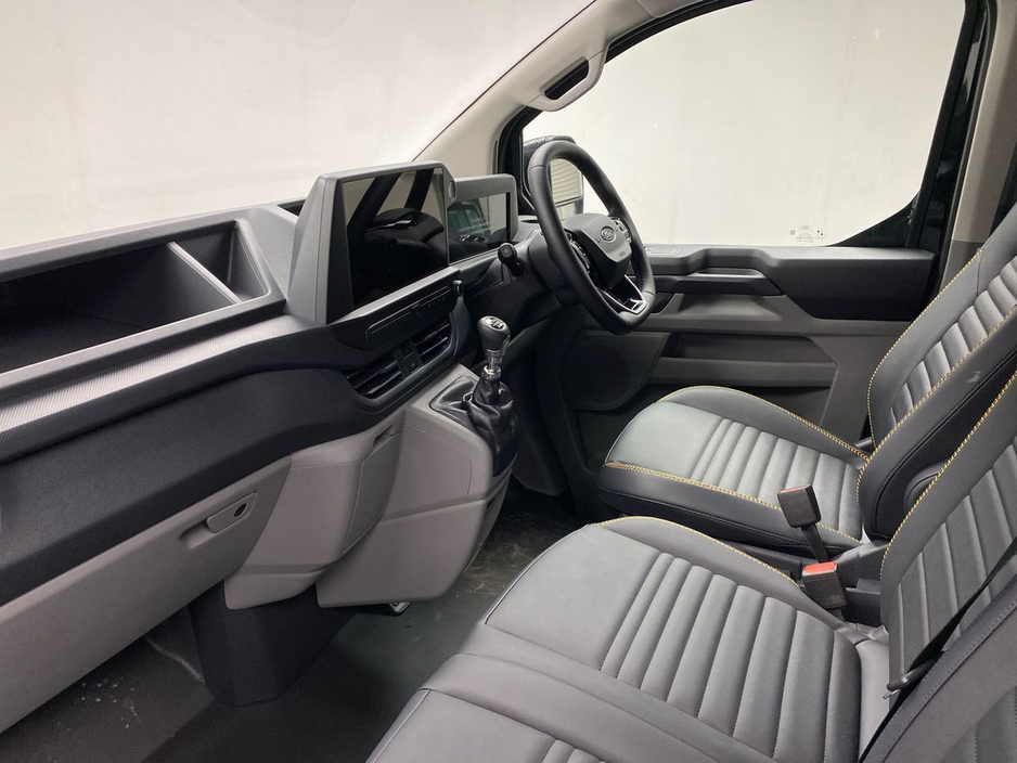 2026 Ford Transit Custom - image 2