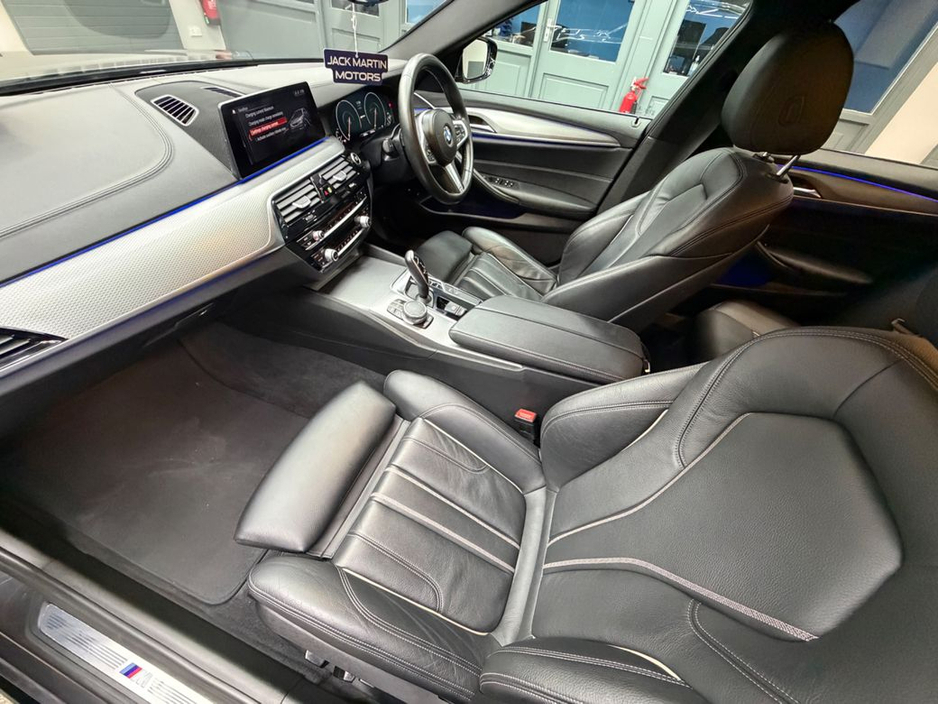 2019 BMW 5 Series - image 27