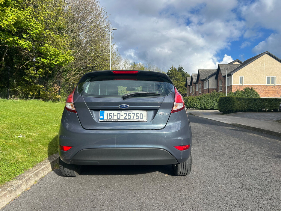 2015 Ford Fiesta - image 5