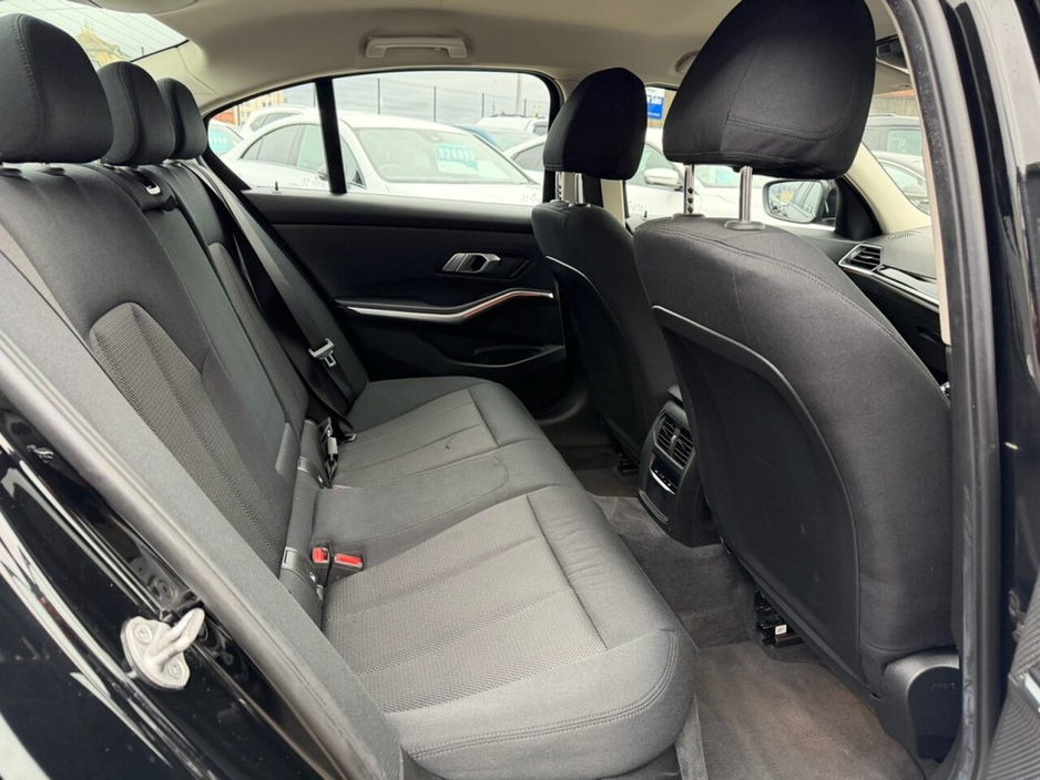 2021 BMW 3 Series - image 26