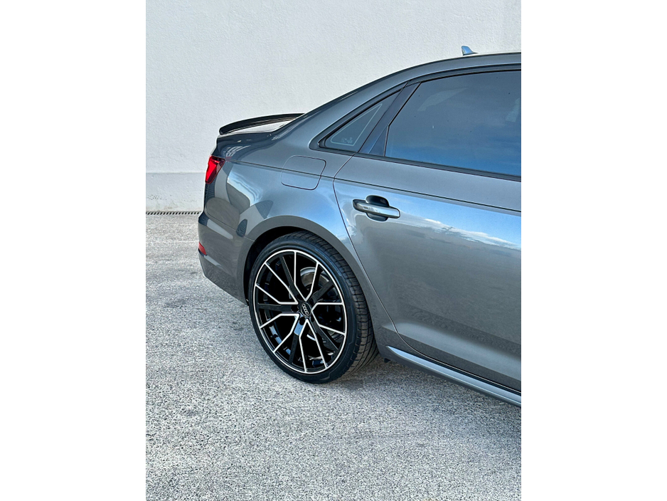 2018 Audi A4 - image 16