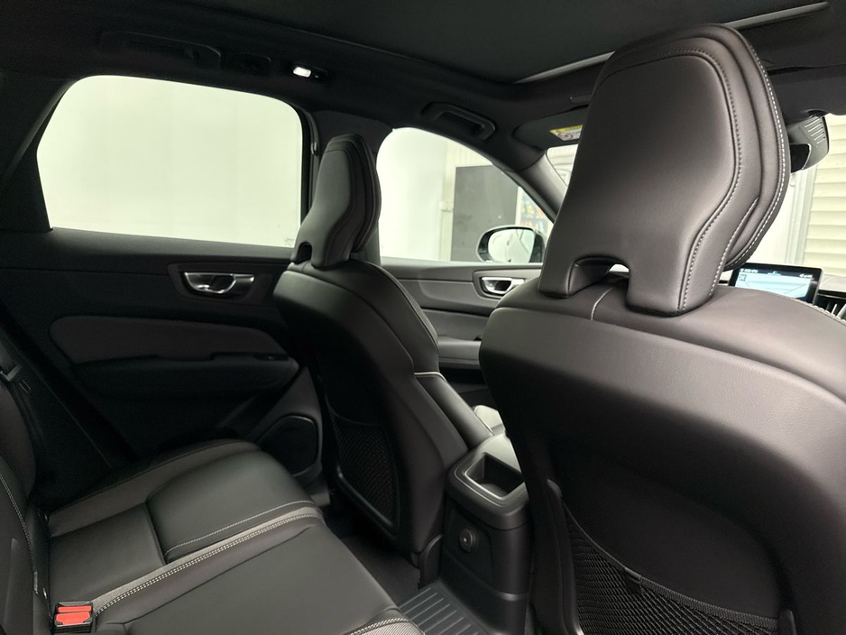 2026 Volvo XC60 - image 26