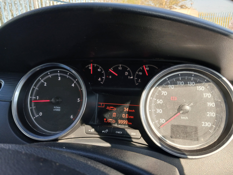 2012 Peugeot 508 - image 10