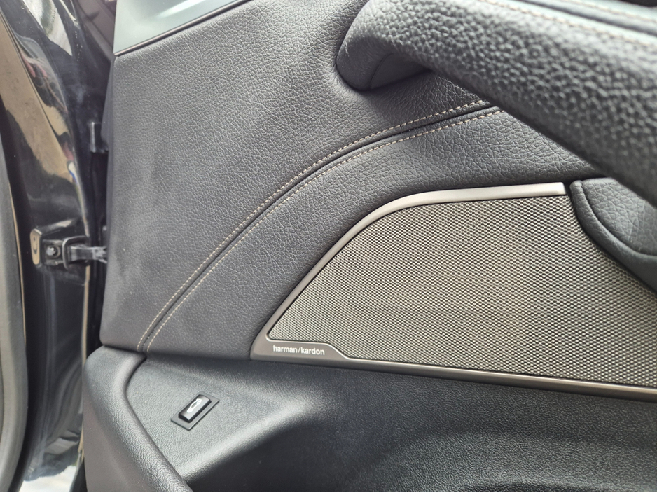 2017 BMW 5 Series - image 6