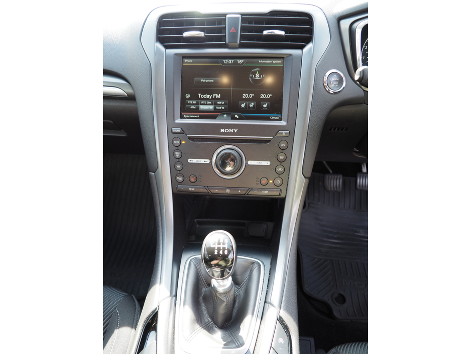 2016 Ford Mondeo - image 13