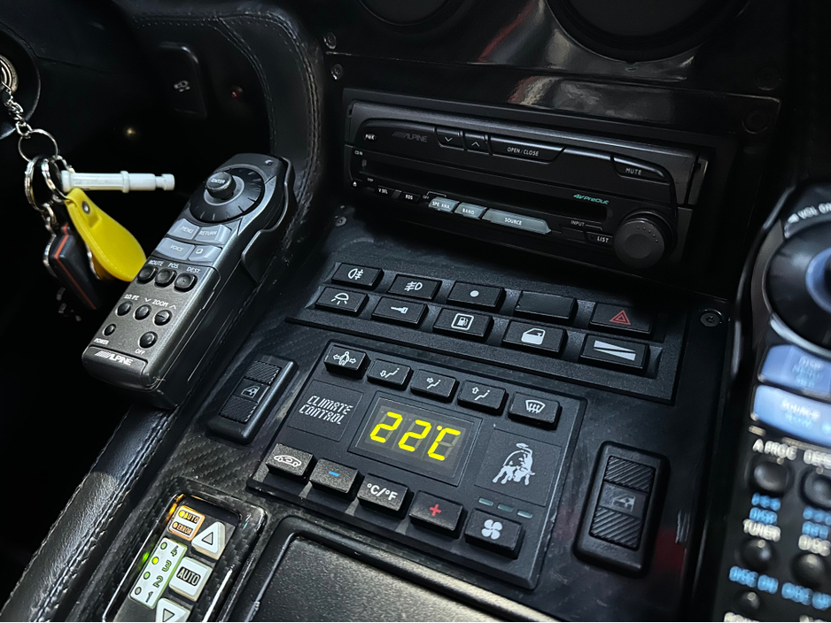 2000 Lamborghini Diablo - image 38