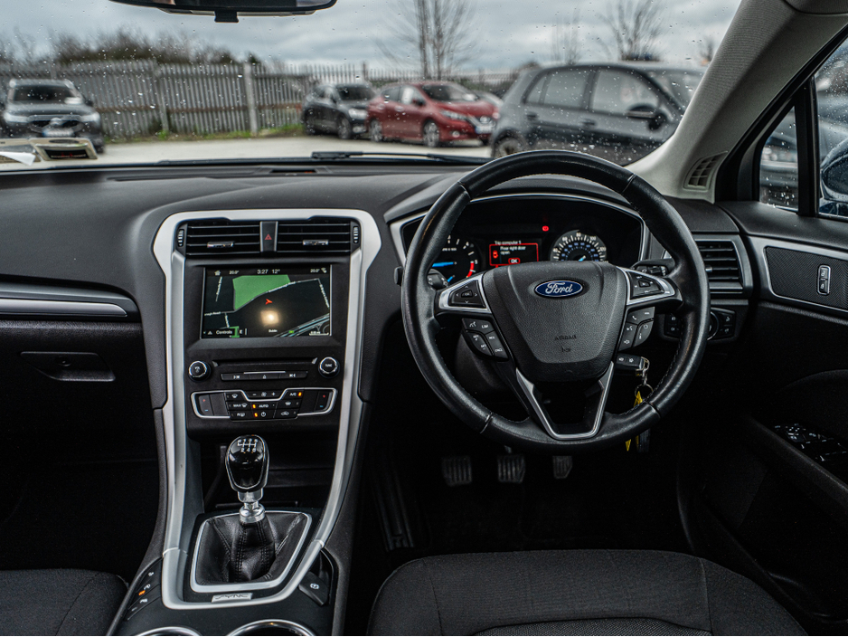 2018 Ford Mondeo - image 9