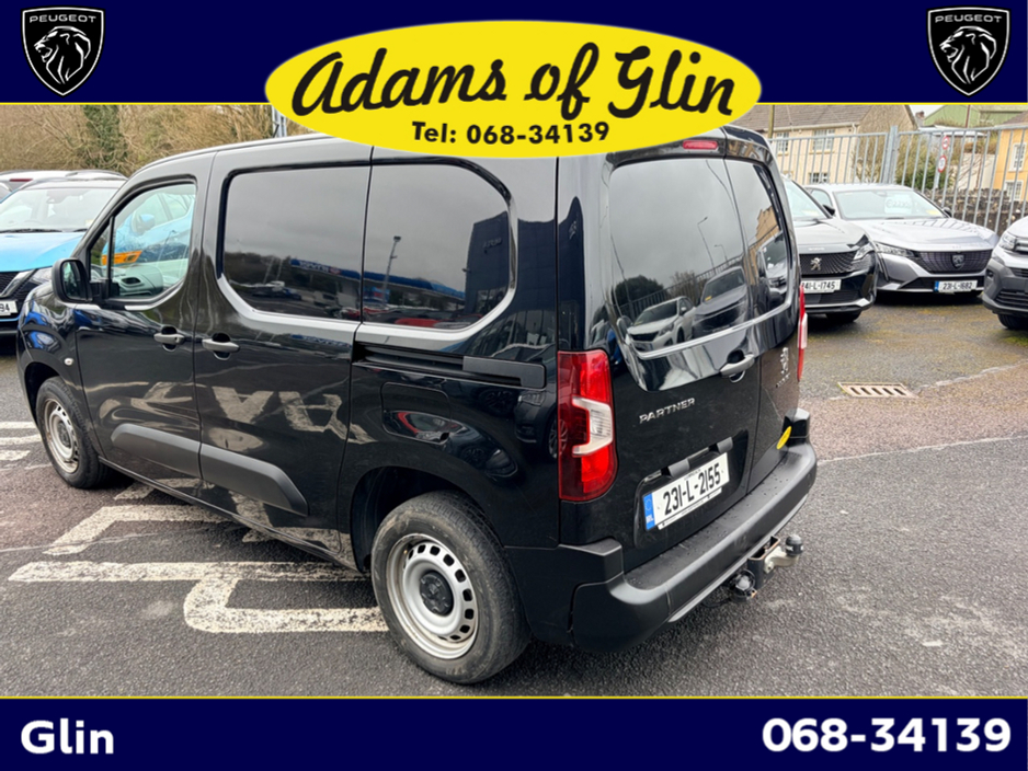 2023 Peugeot Partner - image 3