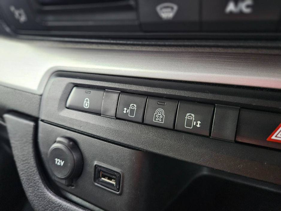 2019 Peugeot Expert  €29,950