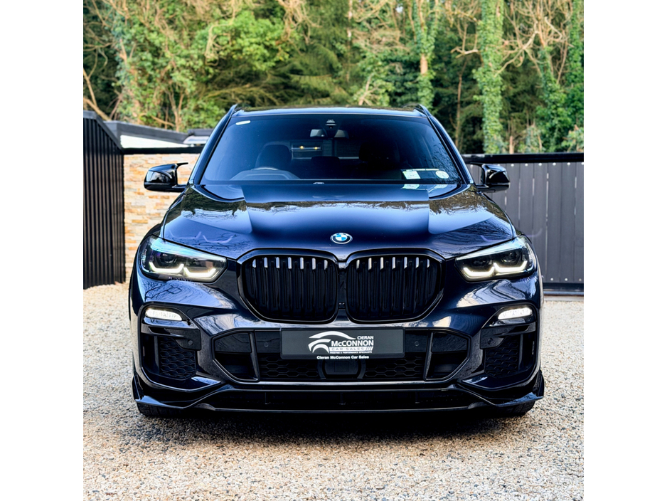 2020 BMW X5 - image 6