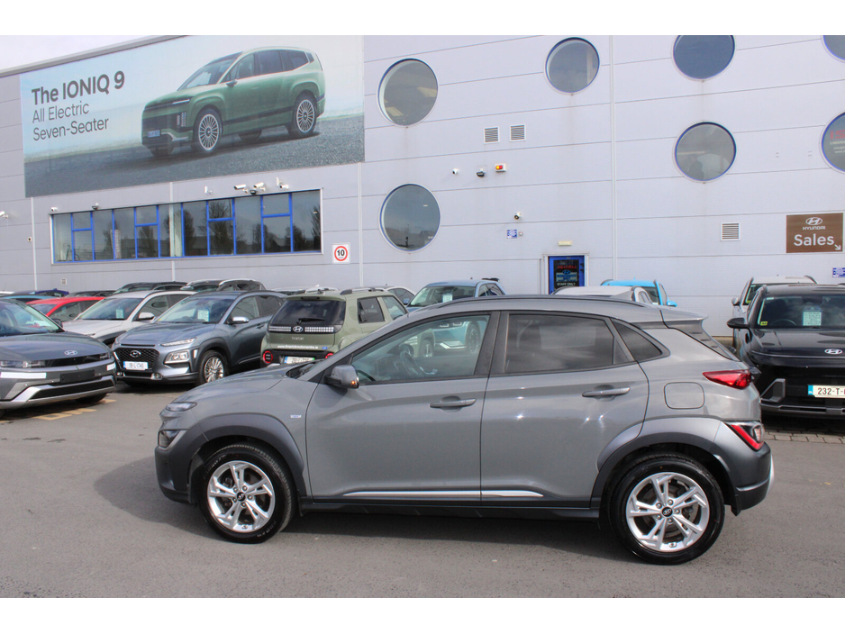 2021 Hyundai Kona - image 2