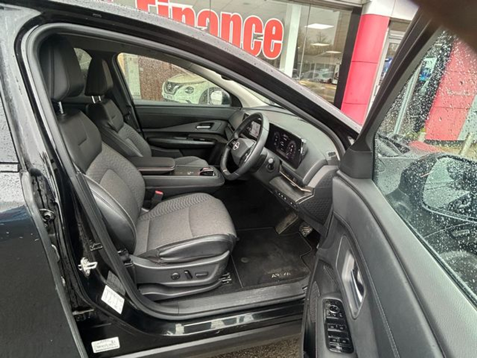 2023 Nissan Ariya - image 13