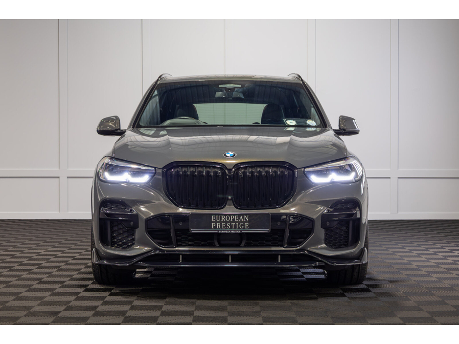 2023 BMW X5 - image 2