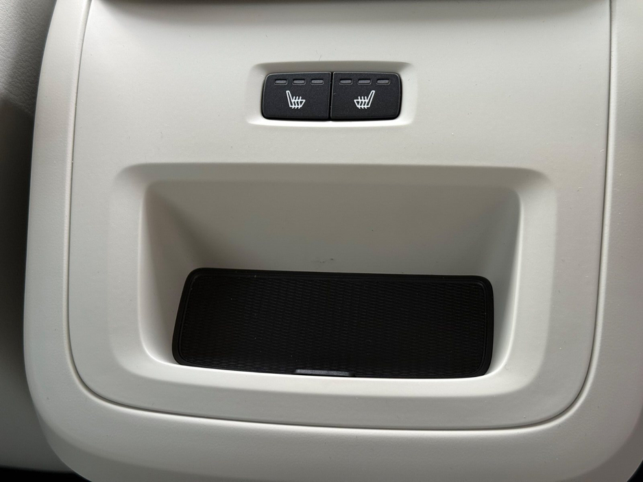 2021 Volvo XC60 - image 26