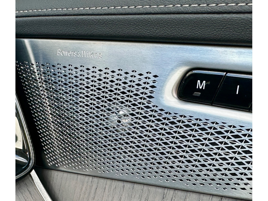 2025 Volvo XC90 - image 26