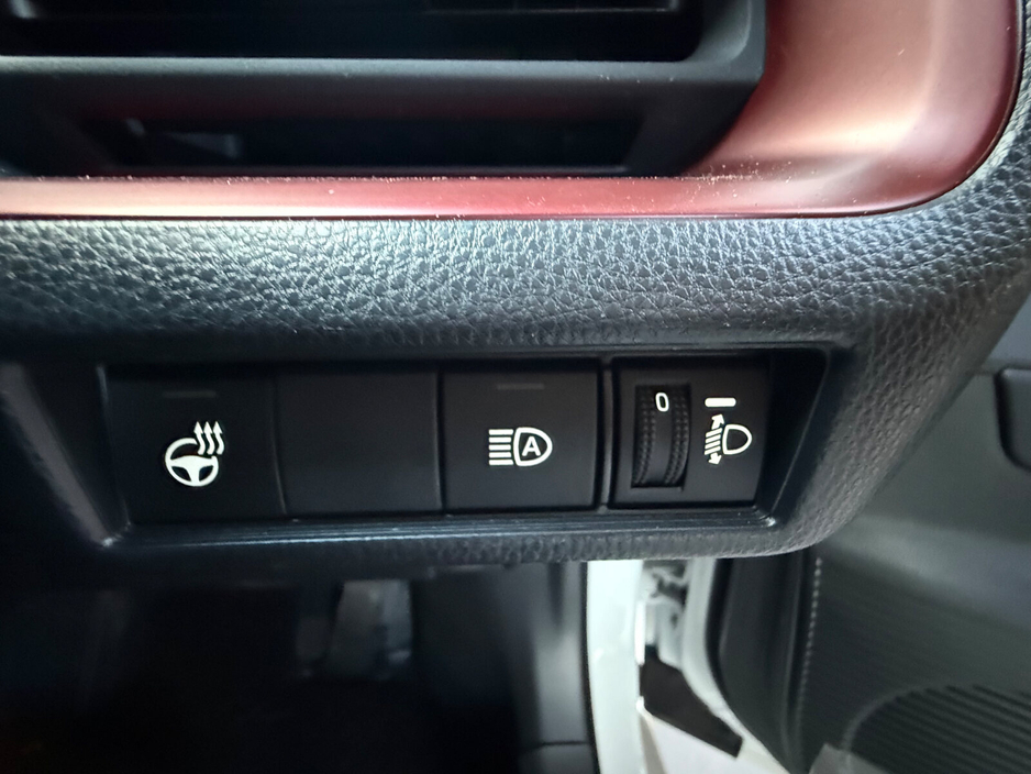 2023 Toyota Prius - image 28