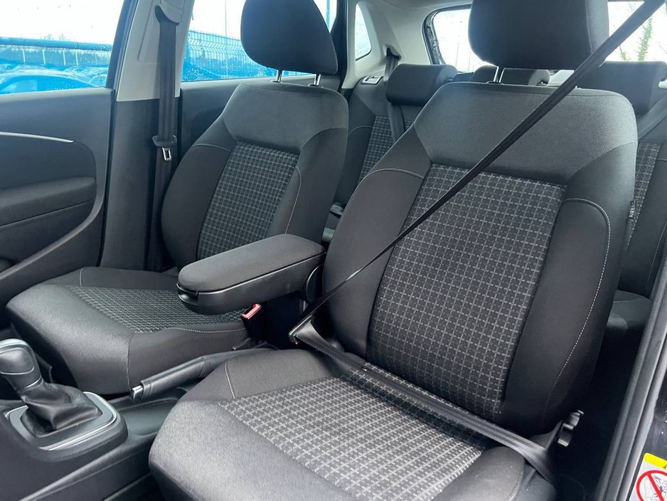 2017 Volkswagen Polo COMFORTLINE 1.2 TSI // 15" ALLOYS // REVERSE CAMERA // DIGITAL CLIMATE CONTROL €13,900