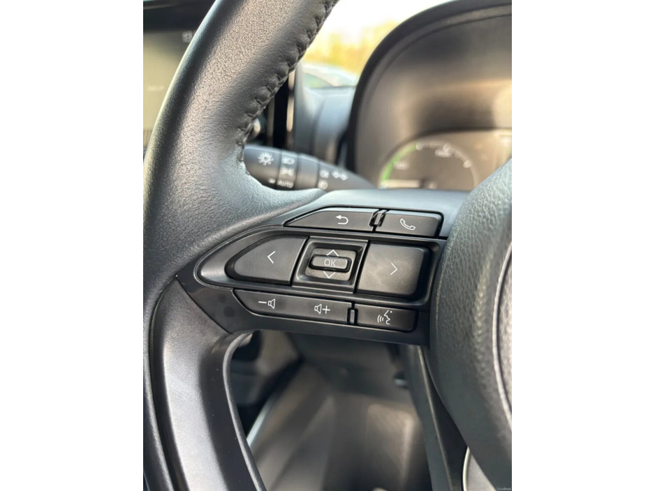 2023 Toyota Yaris - image 15