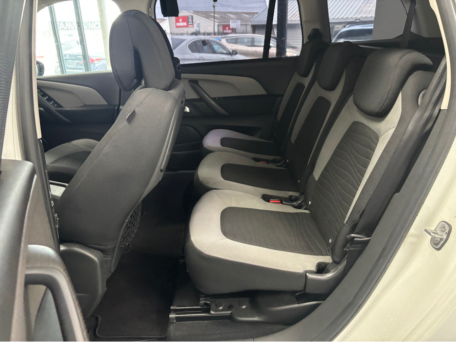 2015 Citroen Grand C4 Picasso - image 12