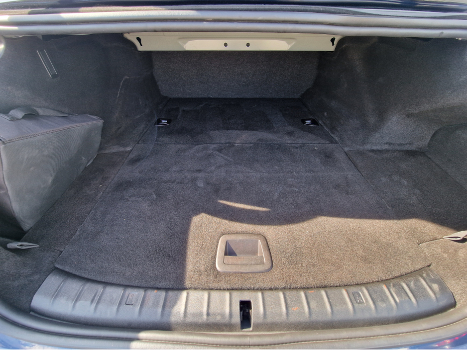 2022 BMW 5 Series - image 34