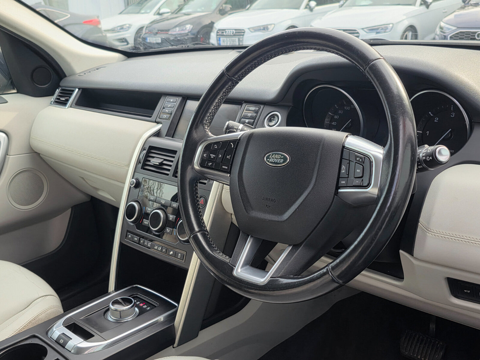2017 Land Rover Discovery Sport - image 13