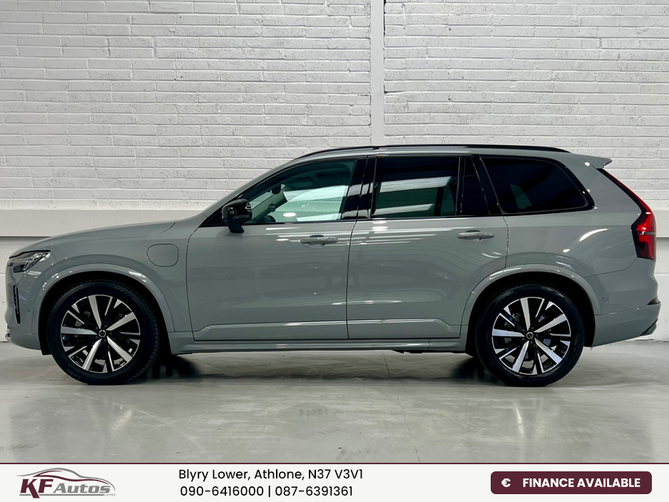 2025 Volvo XC90 - image 3