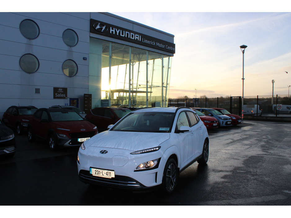 2023 Hyundai Kona Kona EV Executive 39 kWh €20,950