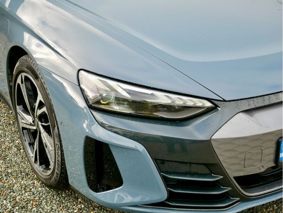 2024 Audi e-tron GT quattro - image 13