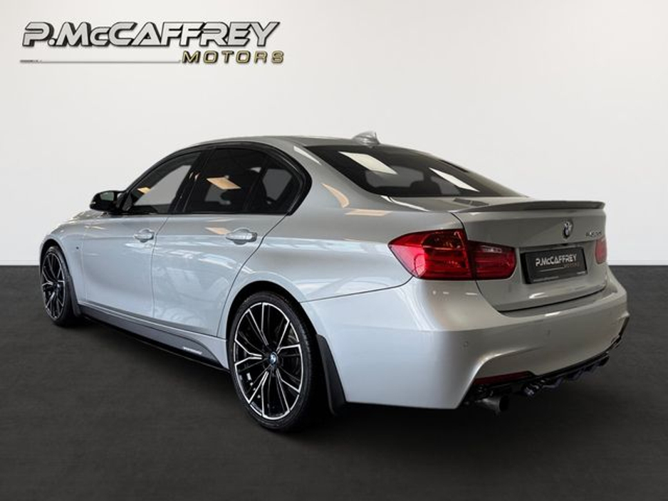 2015 BMW 3 Series - image 7