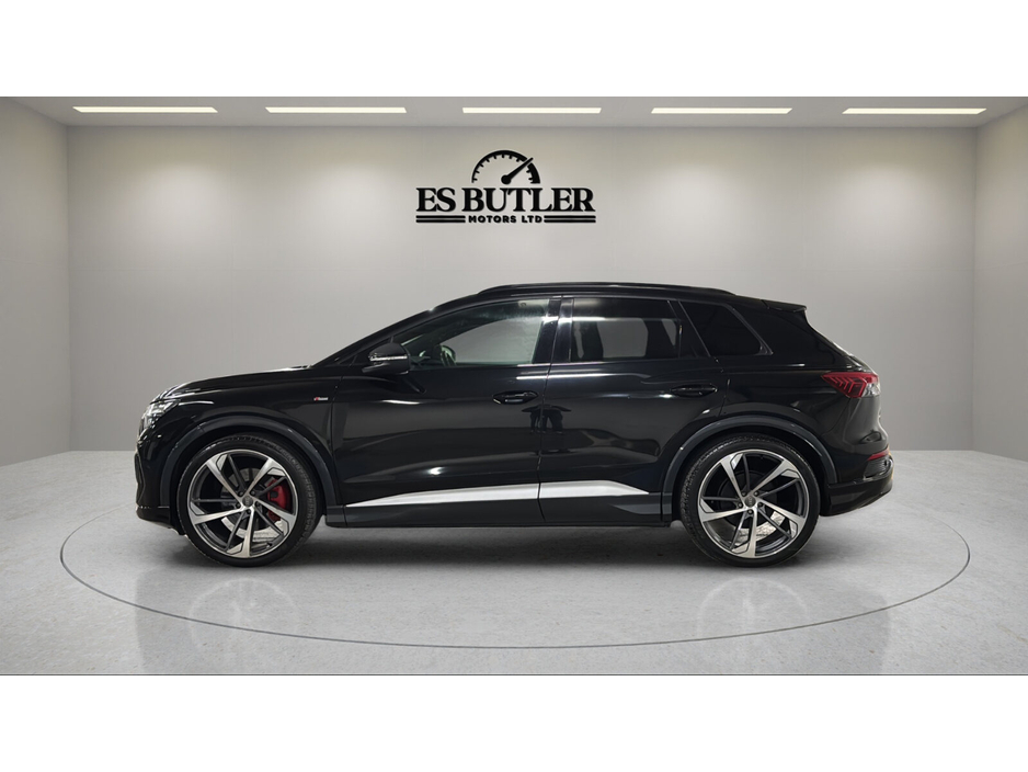 2022 Audi e-tron - image 2