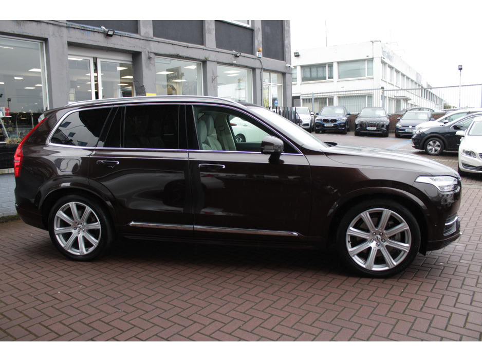 2019 Volvo XC90 - image 3