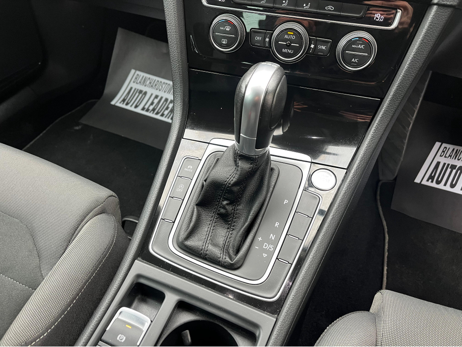 2018 Volkswagen Golf - image 25