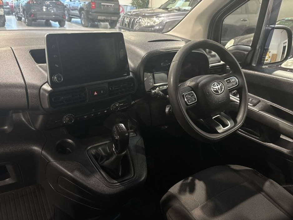 2020 Toyota Proace City - image 8