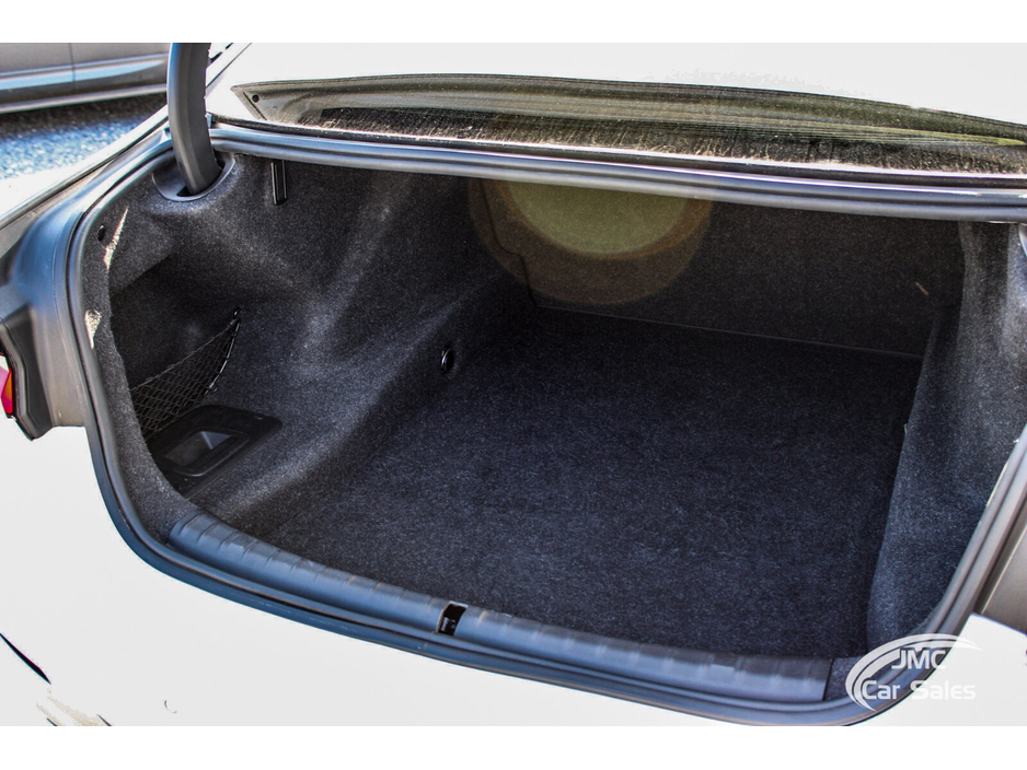 2022 BMW 5 Series - image 30