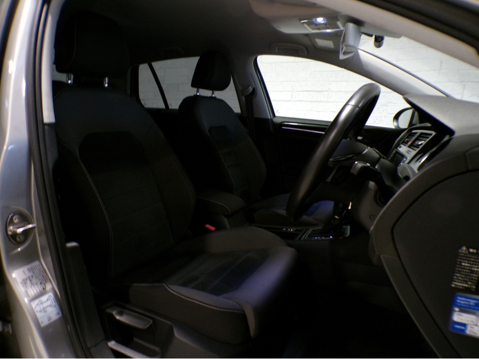 2015 Volkswagen Golf *ONLY 45,000*AUTO*VW GOLF 1.4 TSI HIGH-LINE*COLOUR CAMERA WITH ADAPTIVE CRUISE*UP-GRADED VW ALLOYS*XL MEDIA*HIGH-LINE BODY STYLING*FLAT-BOTTOM SPORT STEERING WHEEL WITH PADDLE SHIFT*RADAR ASSIST**ANTI €14,900