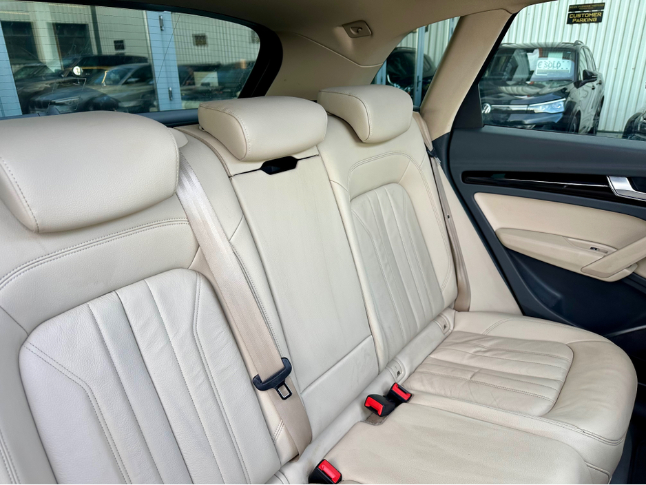 2020 Audi Q5 - image 9