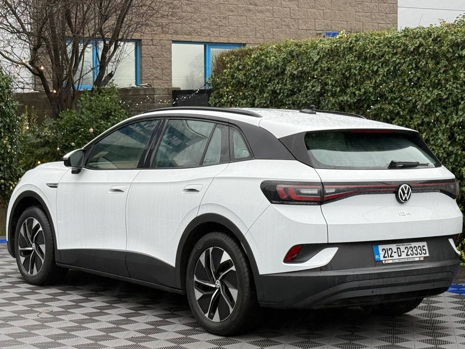 2021 Volkswagen ID.4 PRO LIFE 77KWH // 19" DIAMOND CUT ALLOYS // APPLE CARPLAY/ANDROID AUTO // PARKING SENSORS €21,900