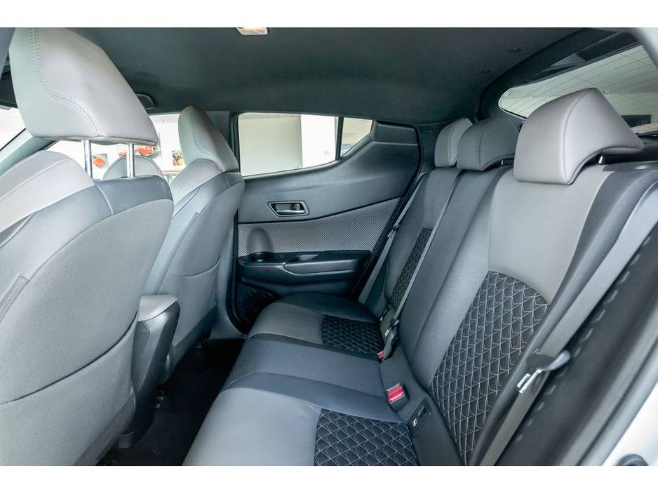 2023 Toyota C-HR SOL HYBRID €26,899