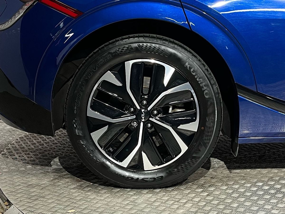 2023 Kia EV6 - image 10