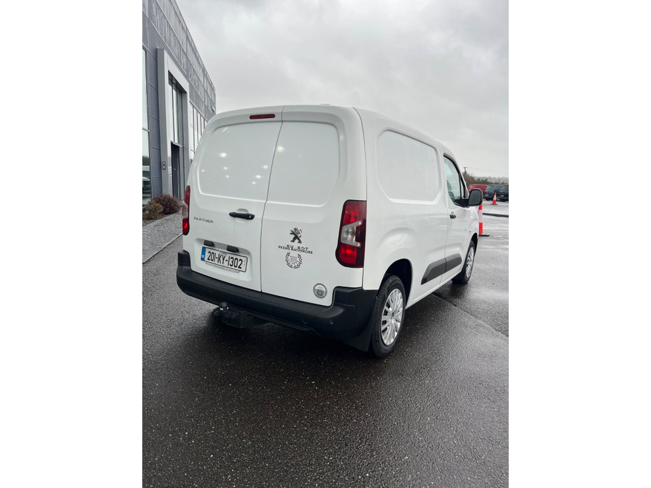 2020 Peugeot Partner - image 5