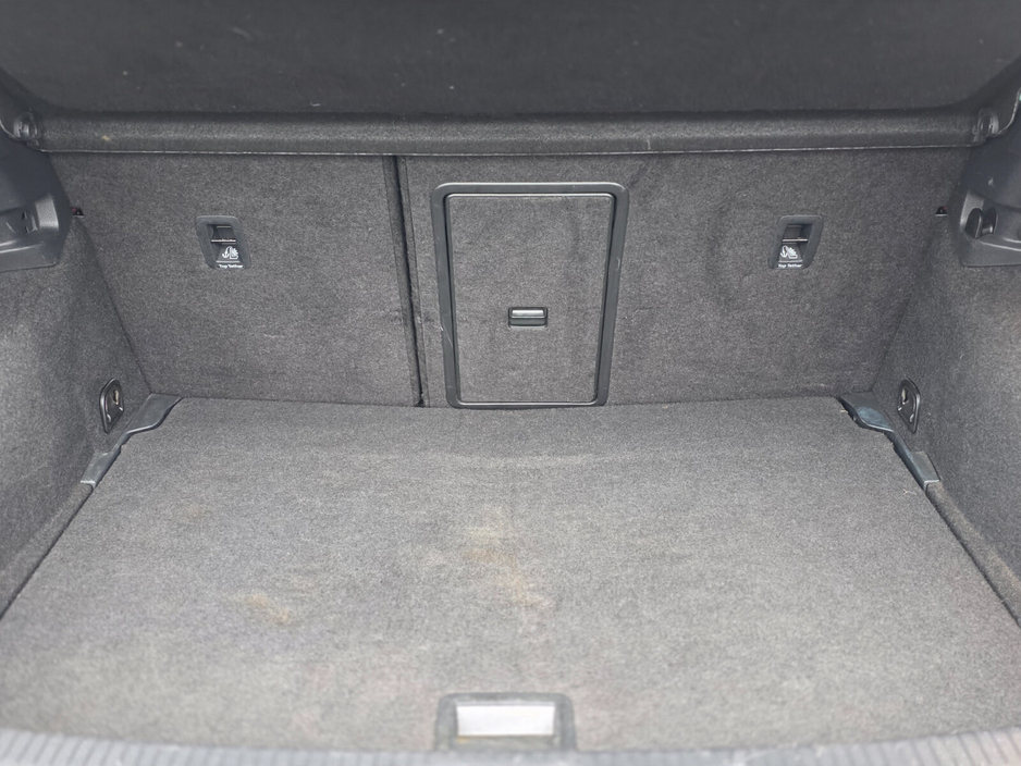 2019 Volkswagen Golf - image 12