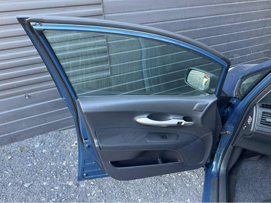 2008 Toyota Auris - image 18