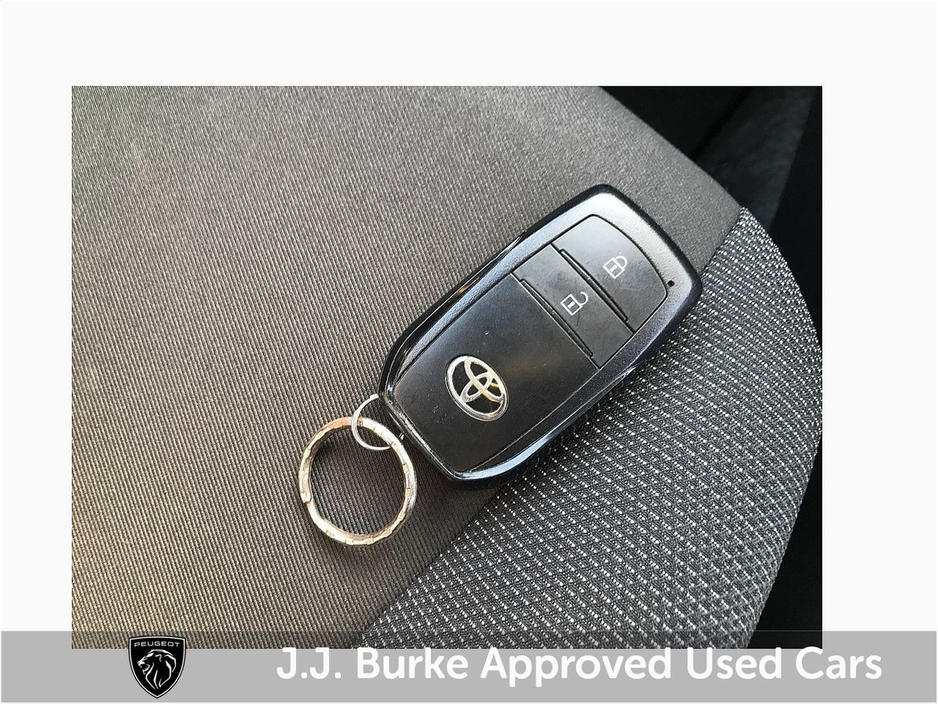 2024 Toyota Yaris - image 16