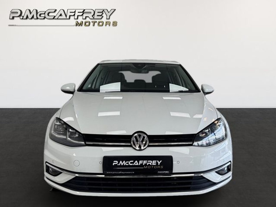 2019 Volkswagen Golf - image 2
