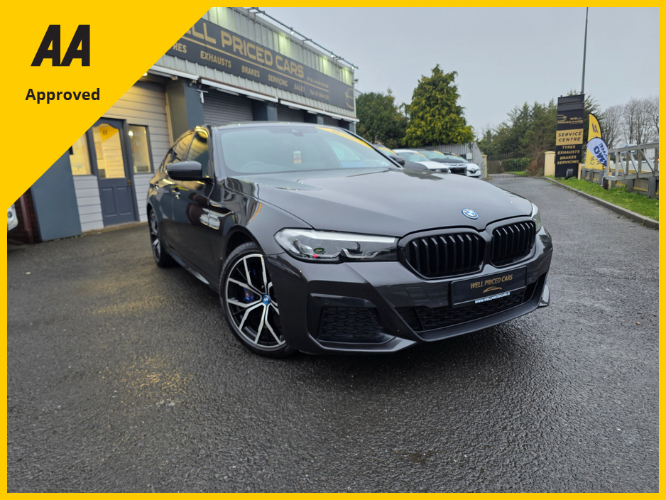 2022 BMW 5 Series - image 22